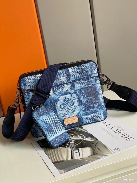 WIS VUITTON TRIO MESSENGER LOUIS 1016